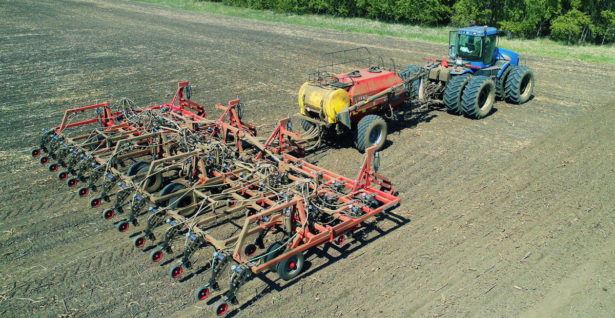 Внесение жидких удобрений, биофунгицидов, гербицидов на технике производства FeatAgro